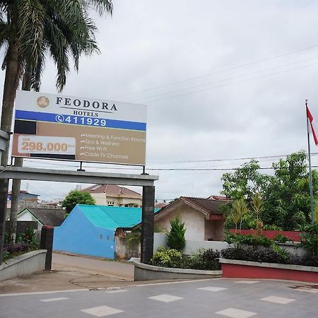 Feodora Airport Hotel Палембанг Екстериор снимка