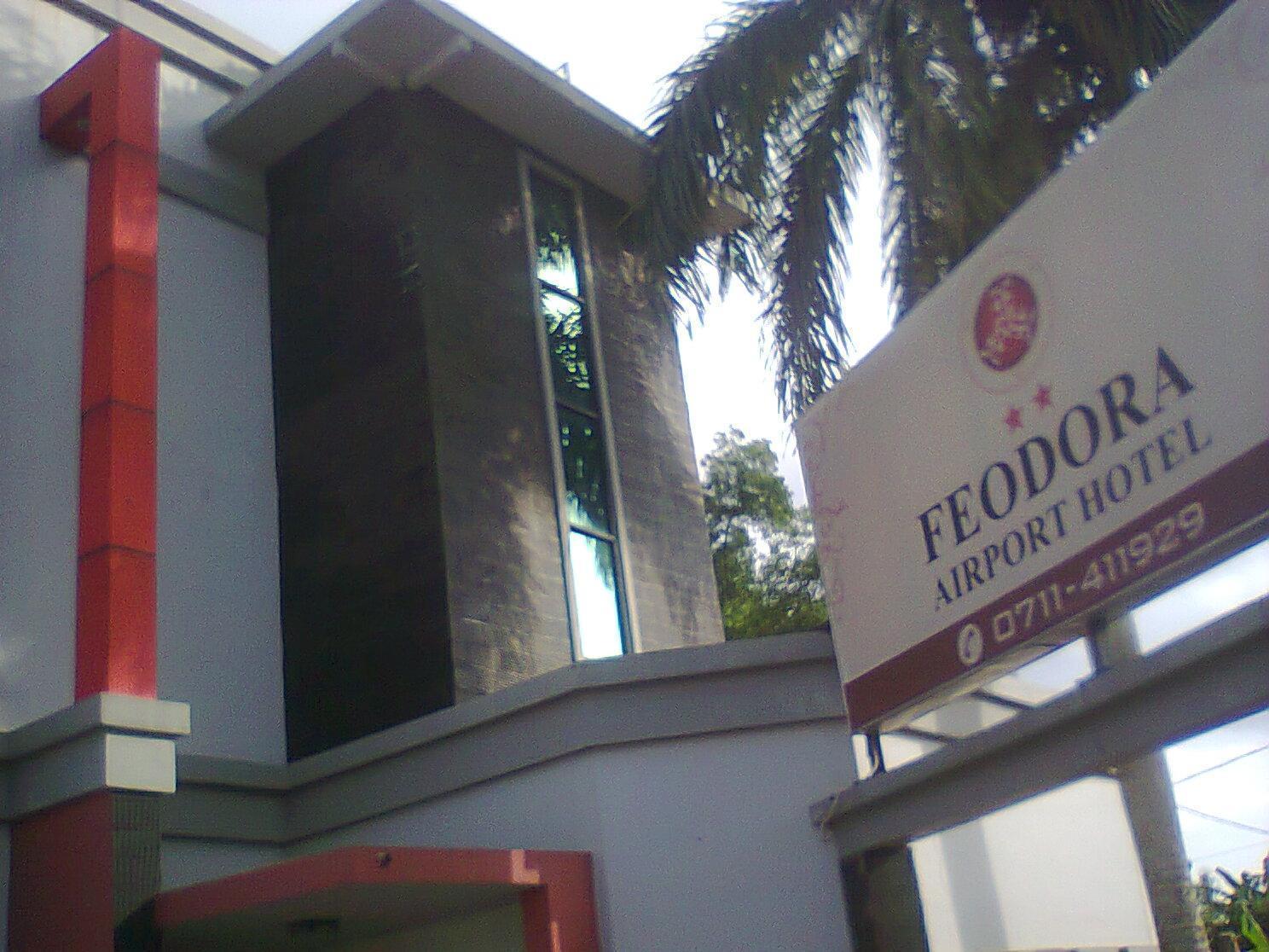 Feodora Airport Hotel Палембанг Екстериор снимка