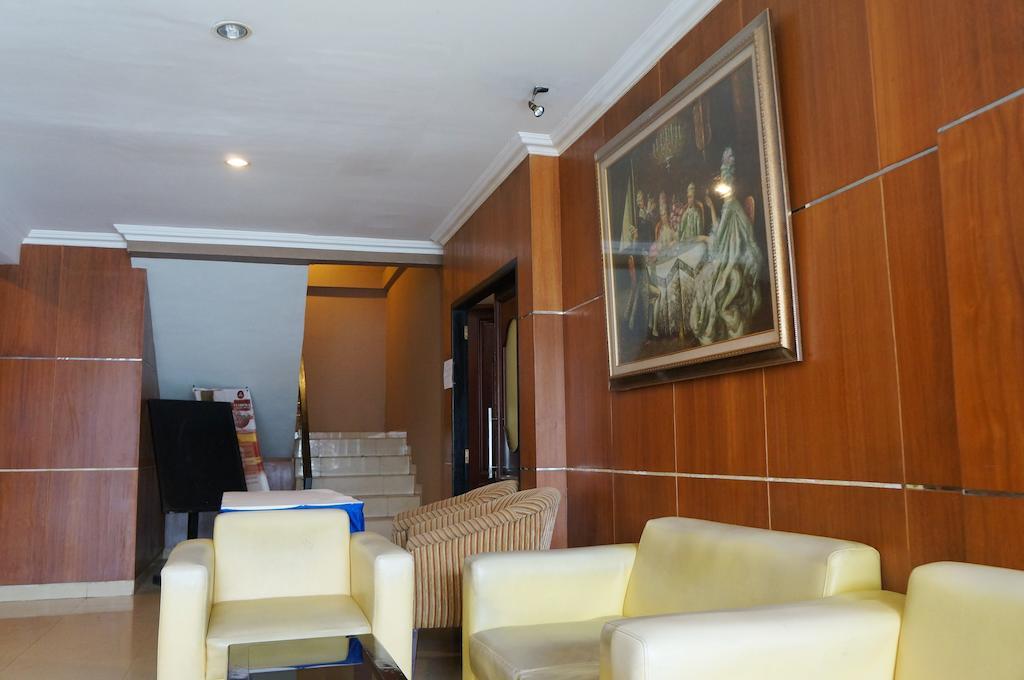 Feodora Airport Hotel Палембанг Екстериор снимка